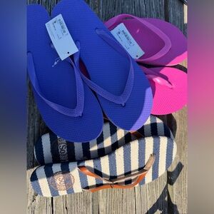 NEW-Women’s flip flop bundle